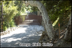10050 Cielo Drive, entrance to the Manson murder house