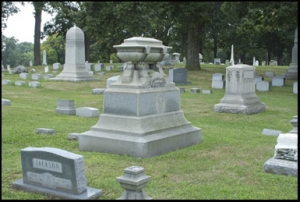 The haunted Greenwood Cemetery, Illinois